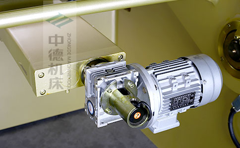 ZDS-840后檔料減速電機，質(zhì)量好，模擬運算定位速度快.jpg